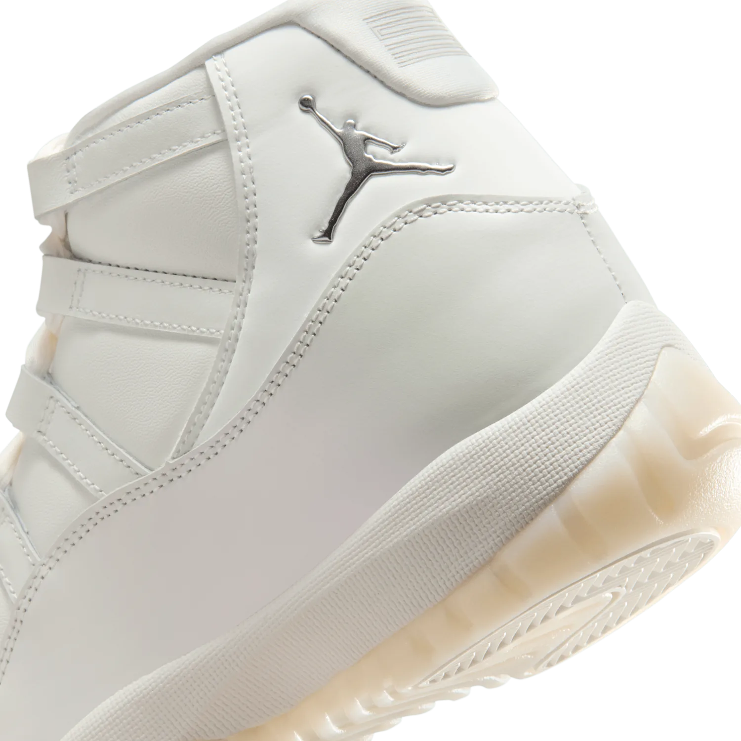 Air Jordan 11 Retro Pearl (W) image 9