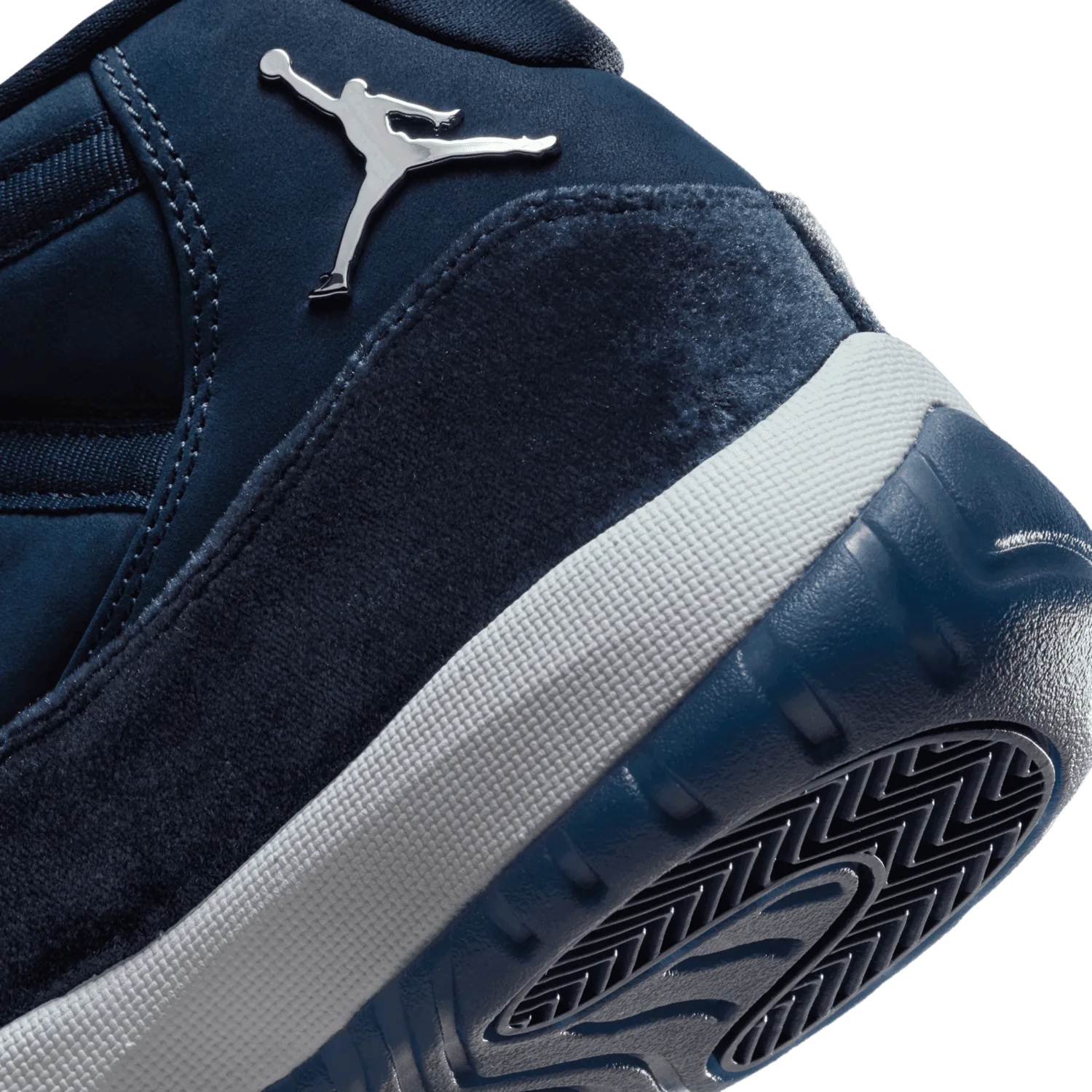 Air Jordan 11 Midnight Navy (W) image 6