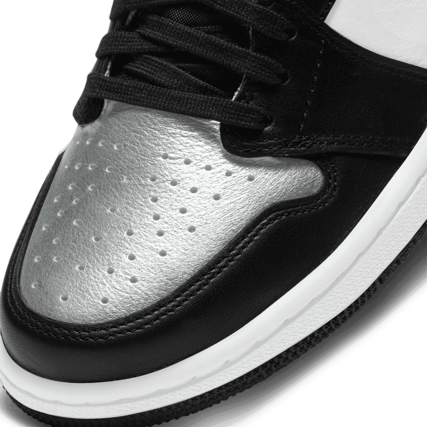 Air Jordan 1 Retro High Silver Toe (W) image 6