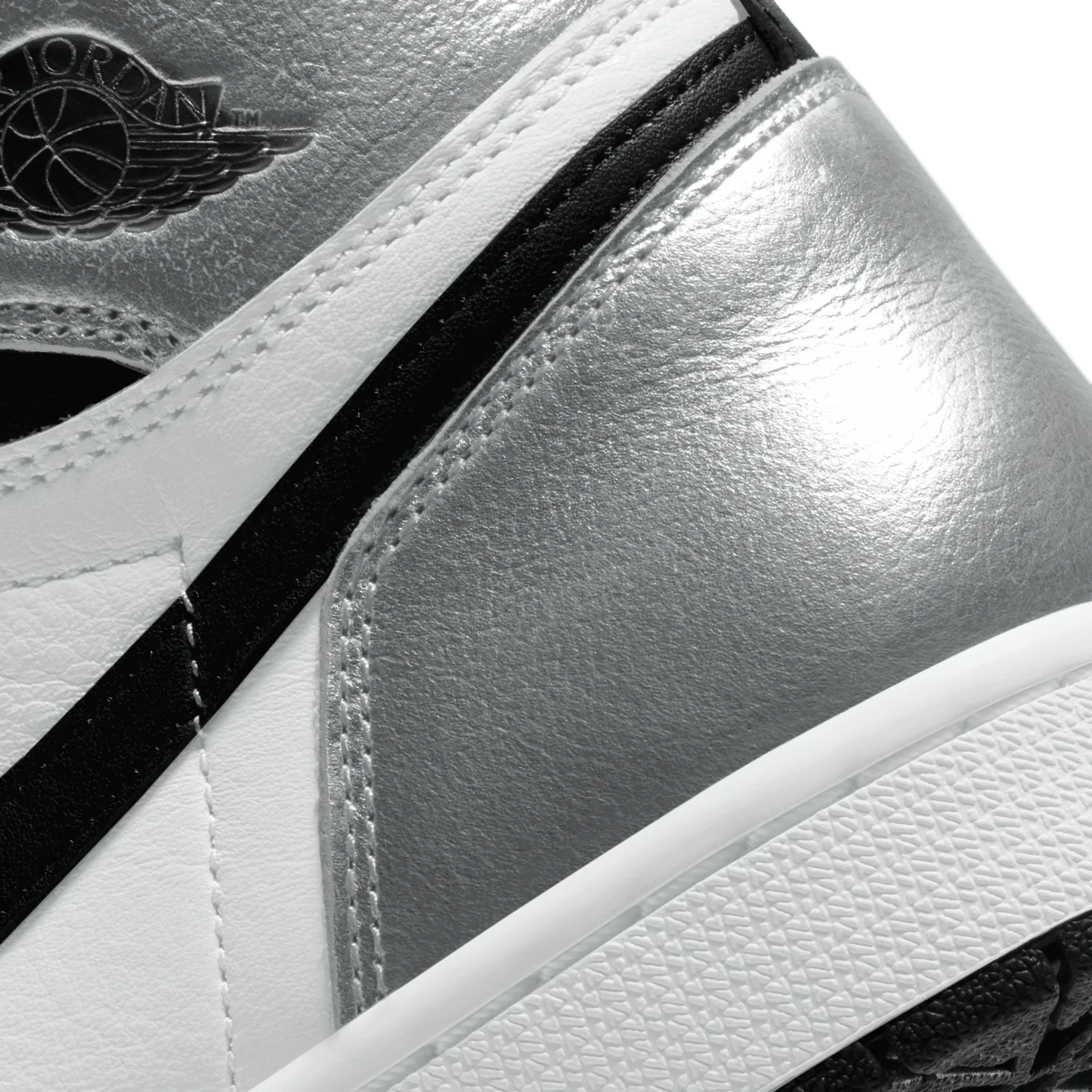 Air Jordan 1 Retro High Silver Toe (W) image 7