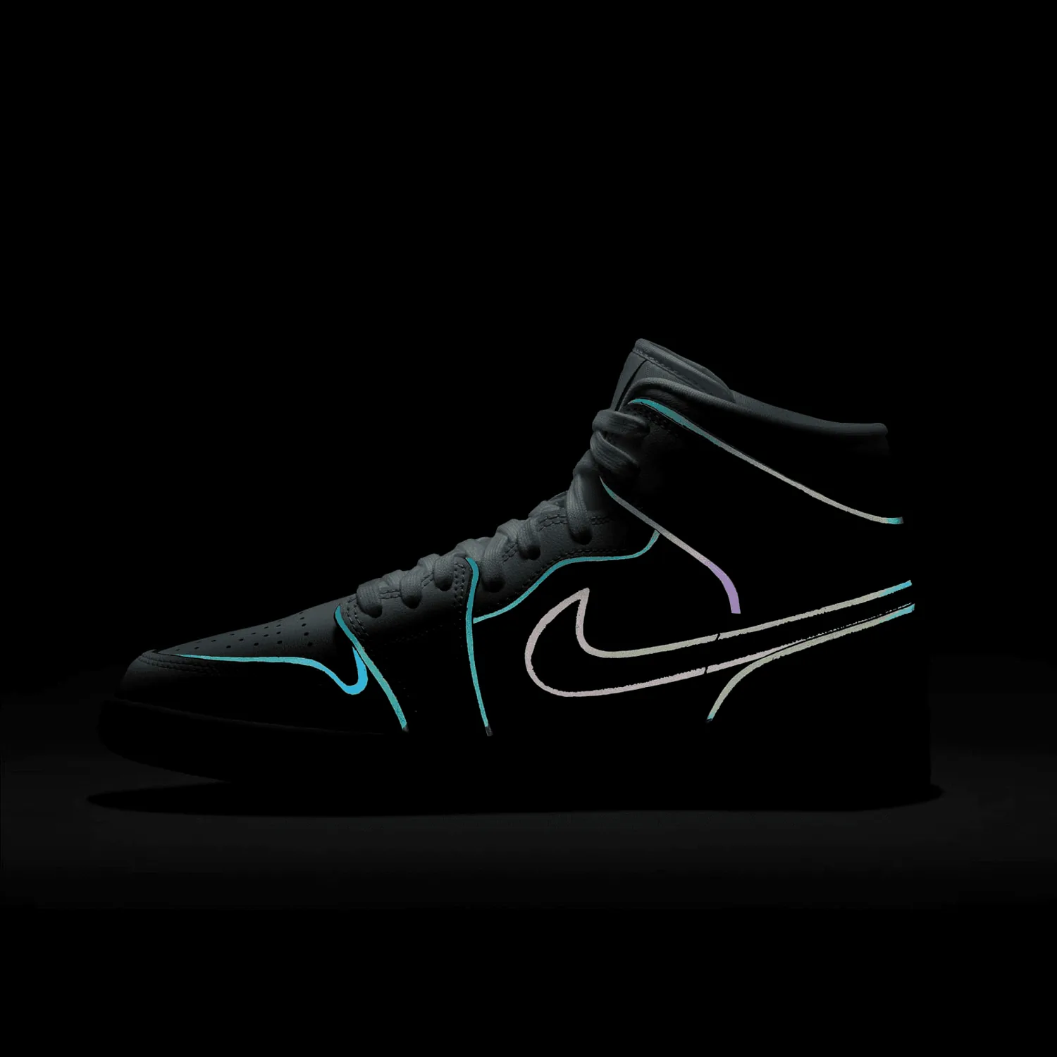 Jordan 1 Mid Iridescent Reflective White (W) image 11