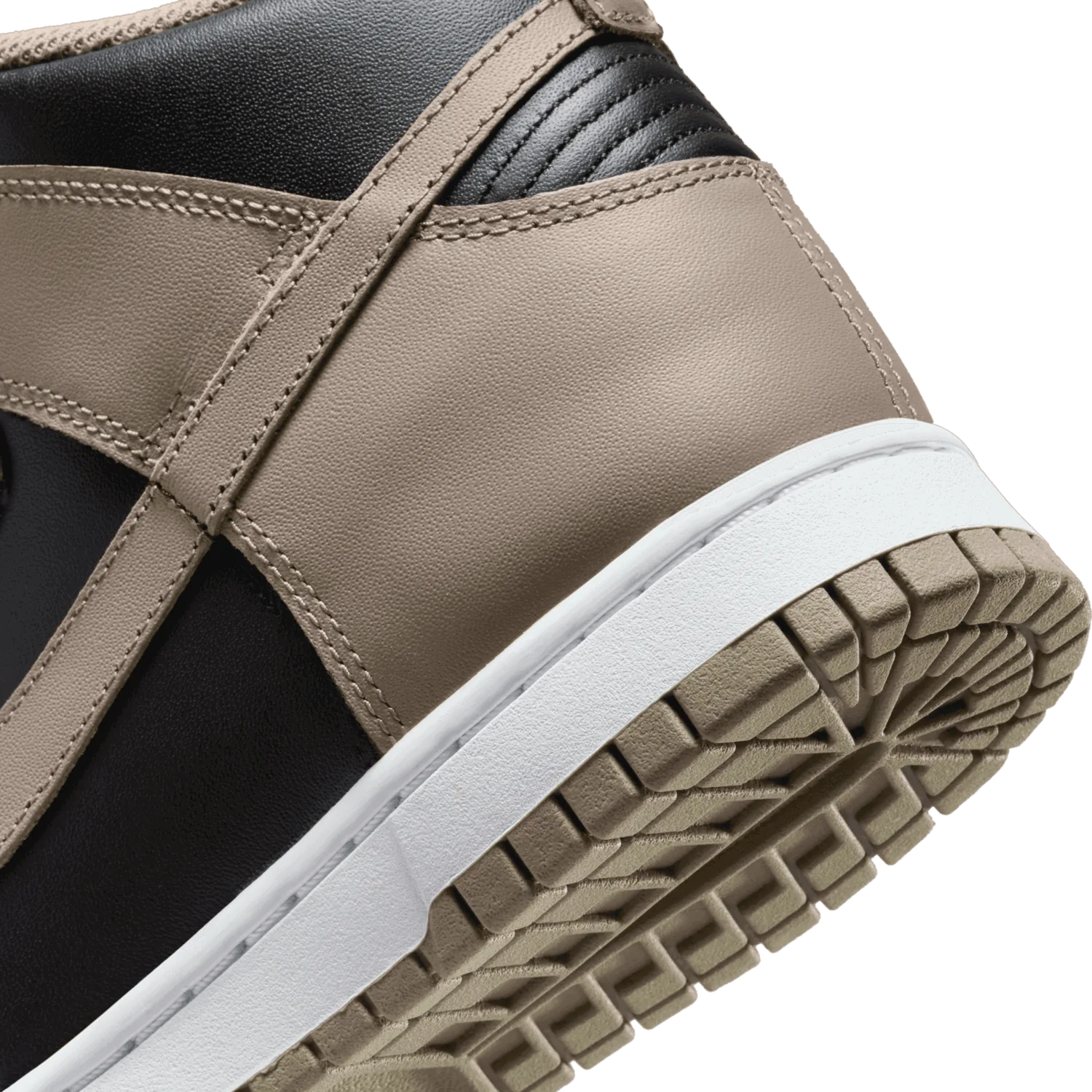 Nike Dunk High Moon Fossil (W) image 7