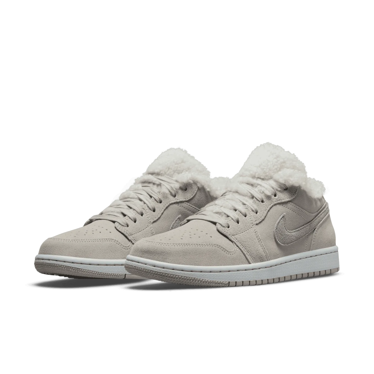 Jordan 1 Low SE Sherpa Fleece (W) image 4