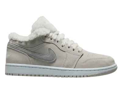 Jordan 1 Low SE Sherpa Fleece (W)
