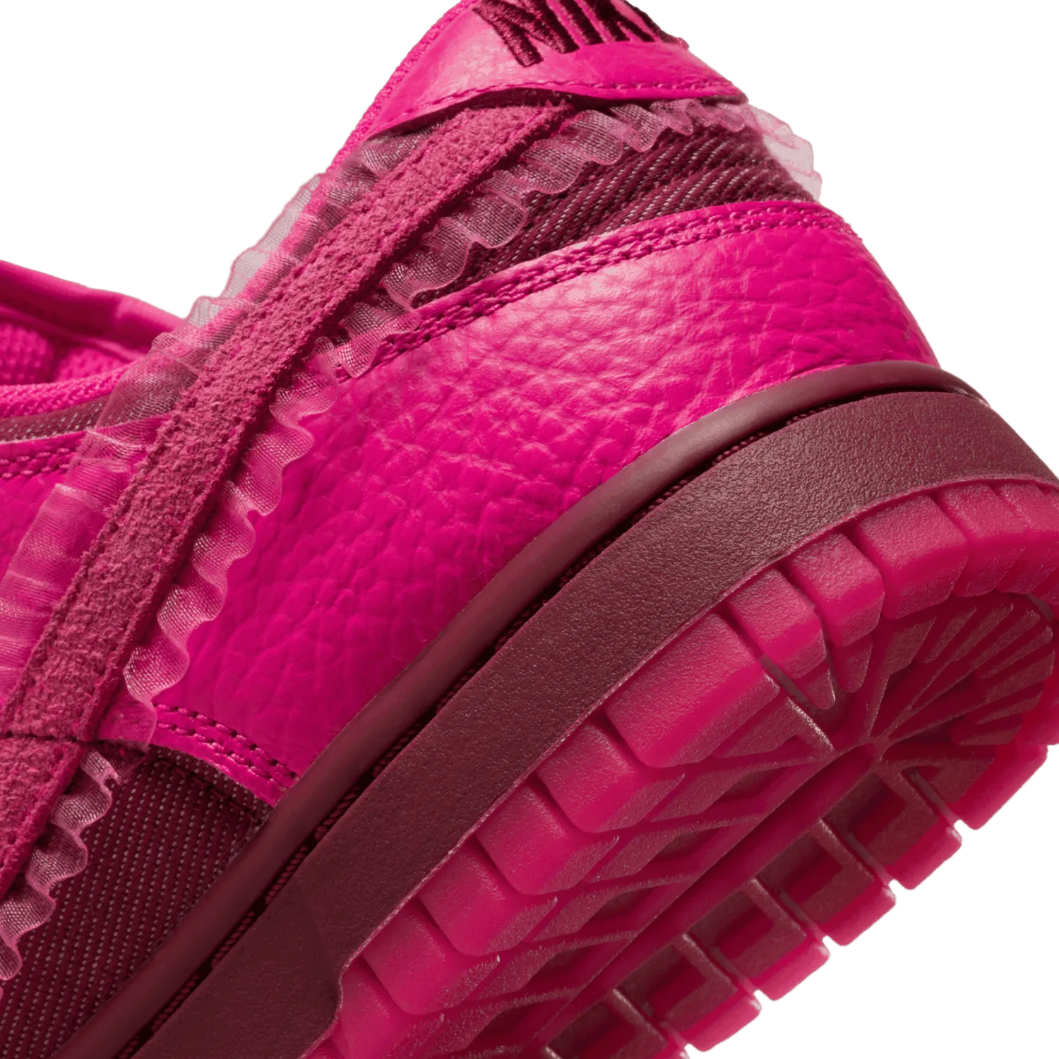 Nike Dunk Low Valentine's Day 2022 (W) image 7