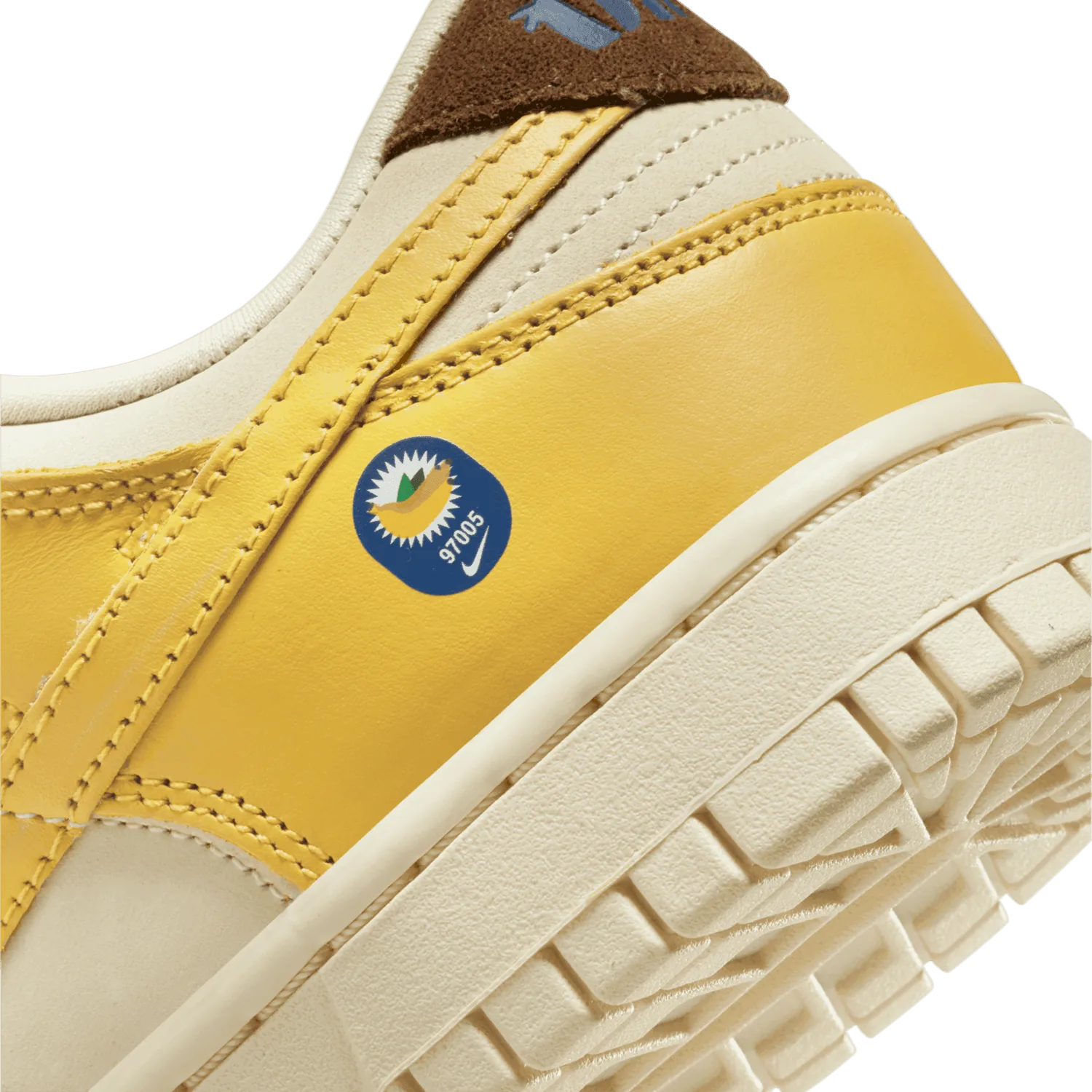 Nike Dunk Low Banana (W) image 7