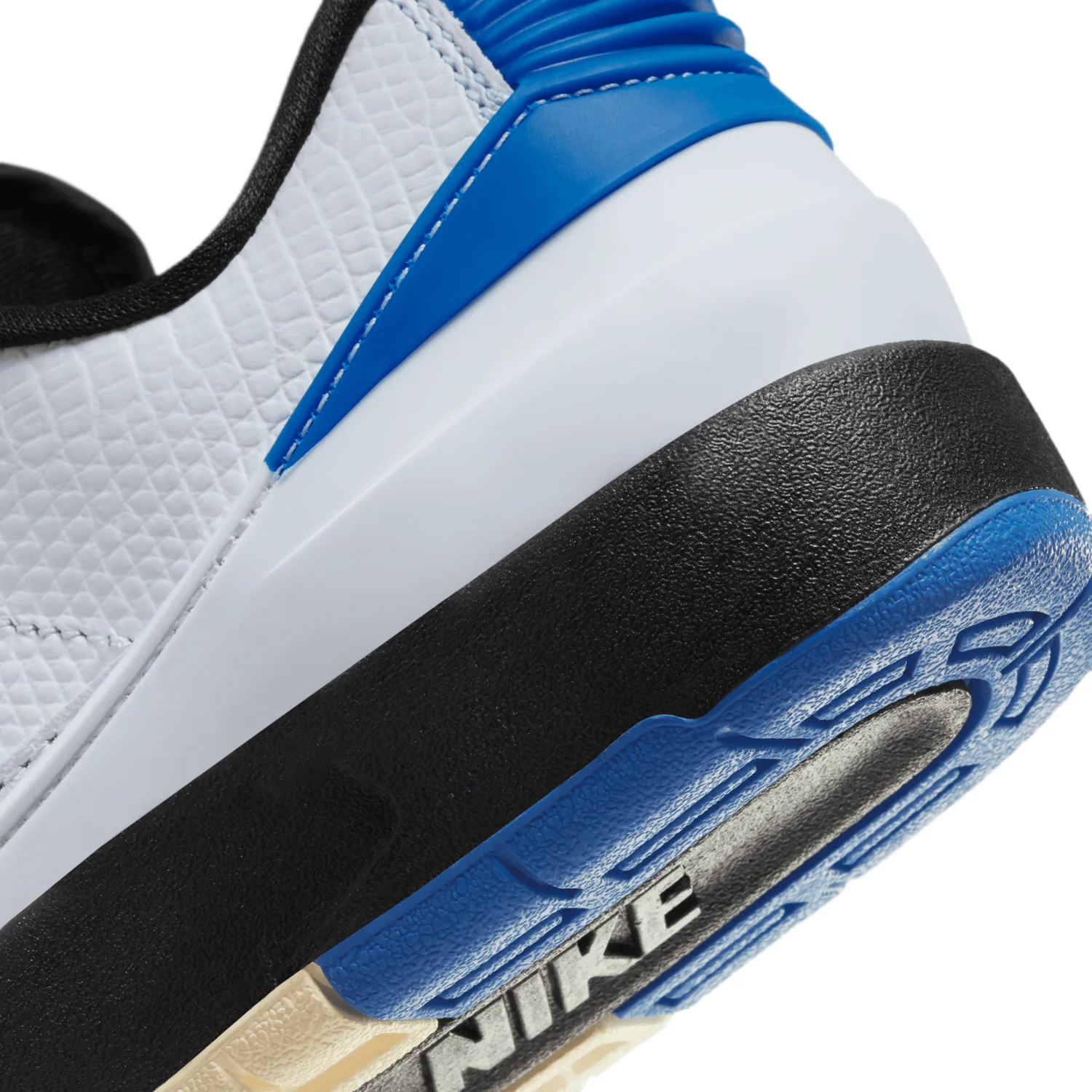 Air Jordan 2 Retro Low Varsity Royal (W) image 8