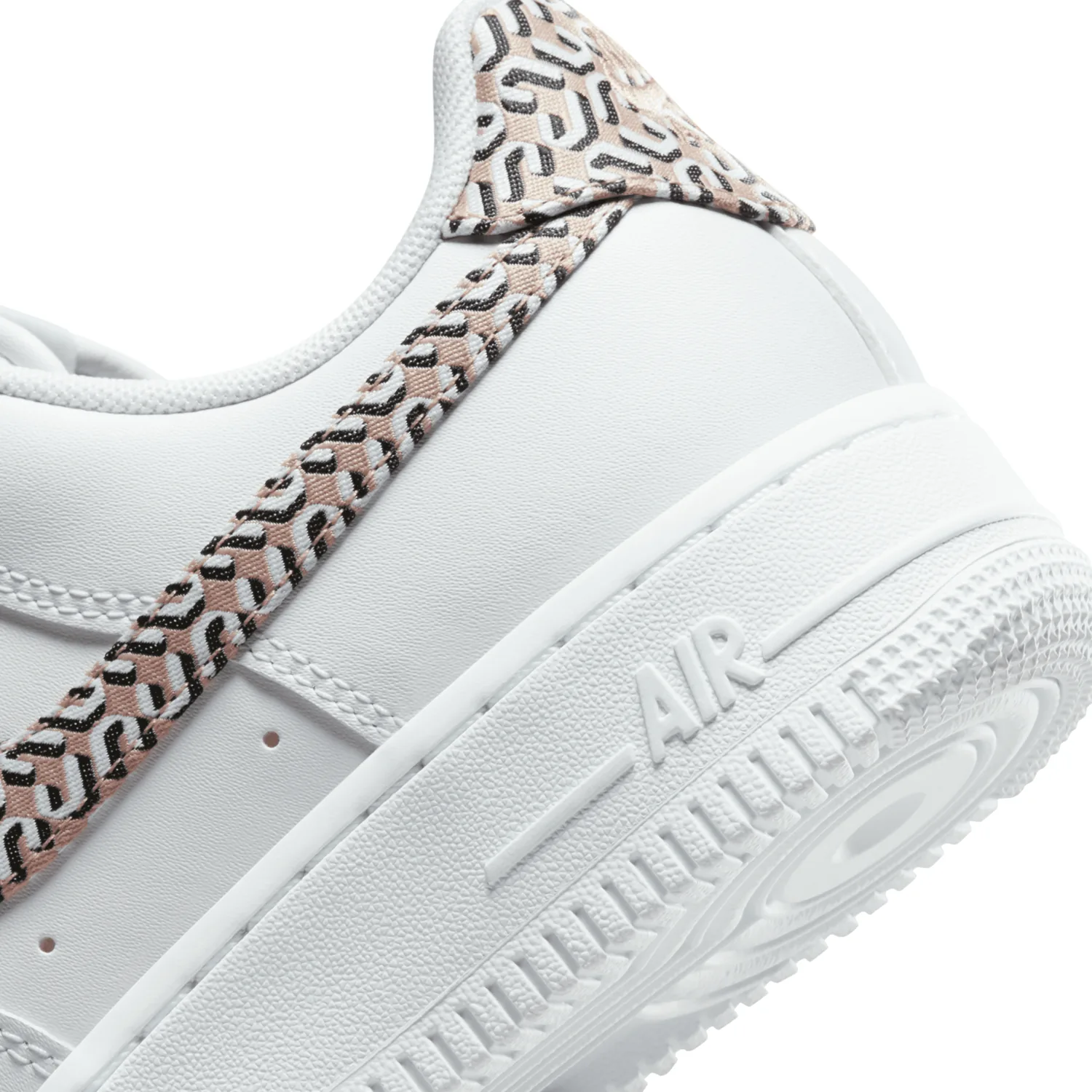 Nike Air Force 1 Low United in Victory White (W) image 7
