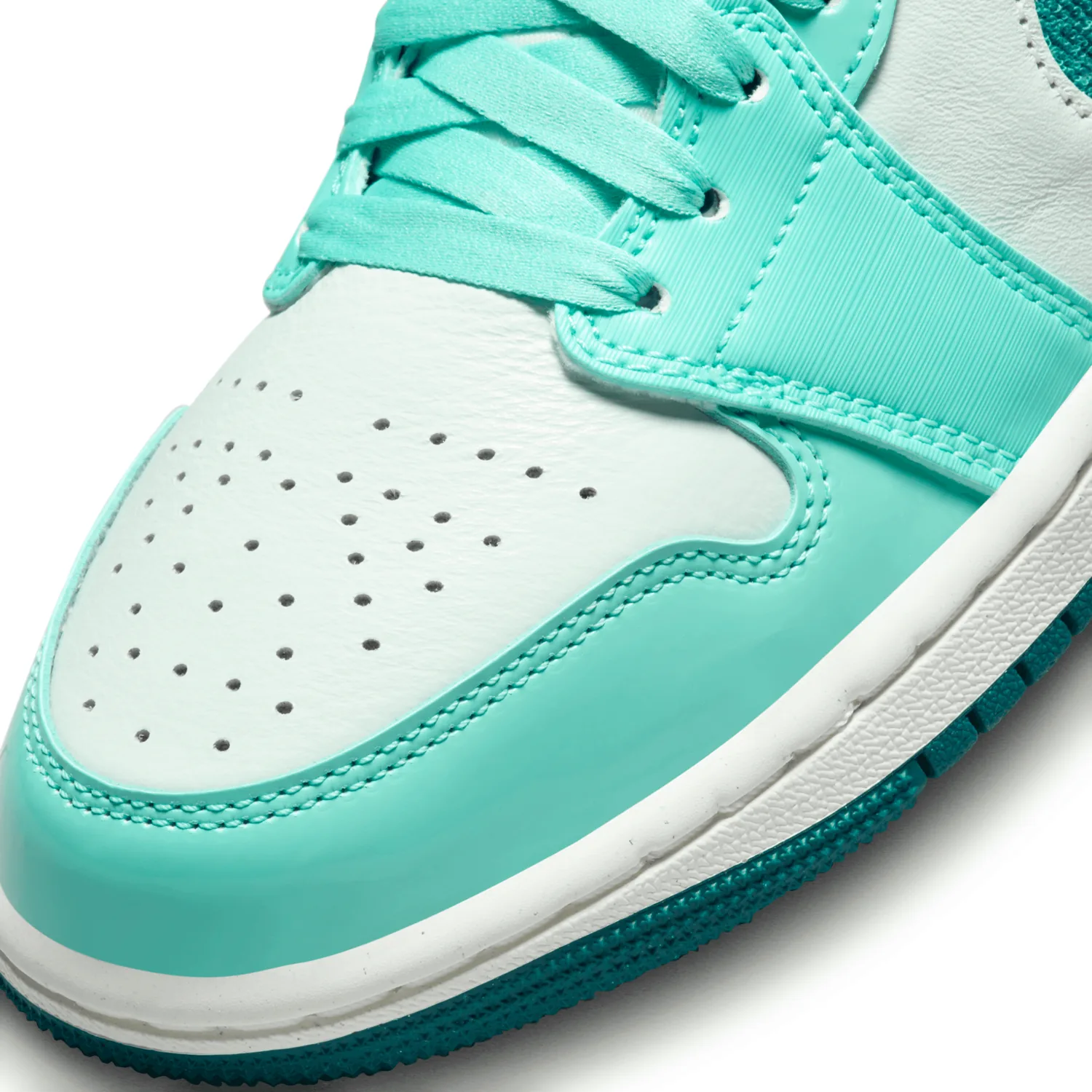 Air Jordan 1 Mid SE Bleached Turquoise Sky J Teal (W) image 7