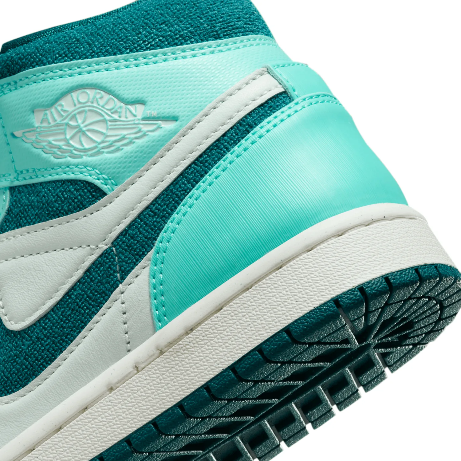 Air Jordan 1 Mid SE Bleached Turquoise Sky J Teal (W) image 8