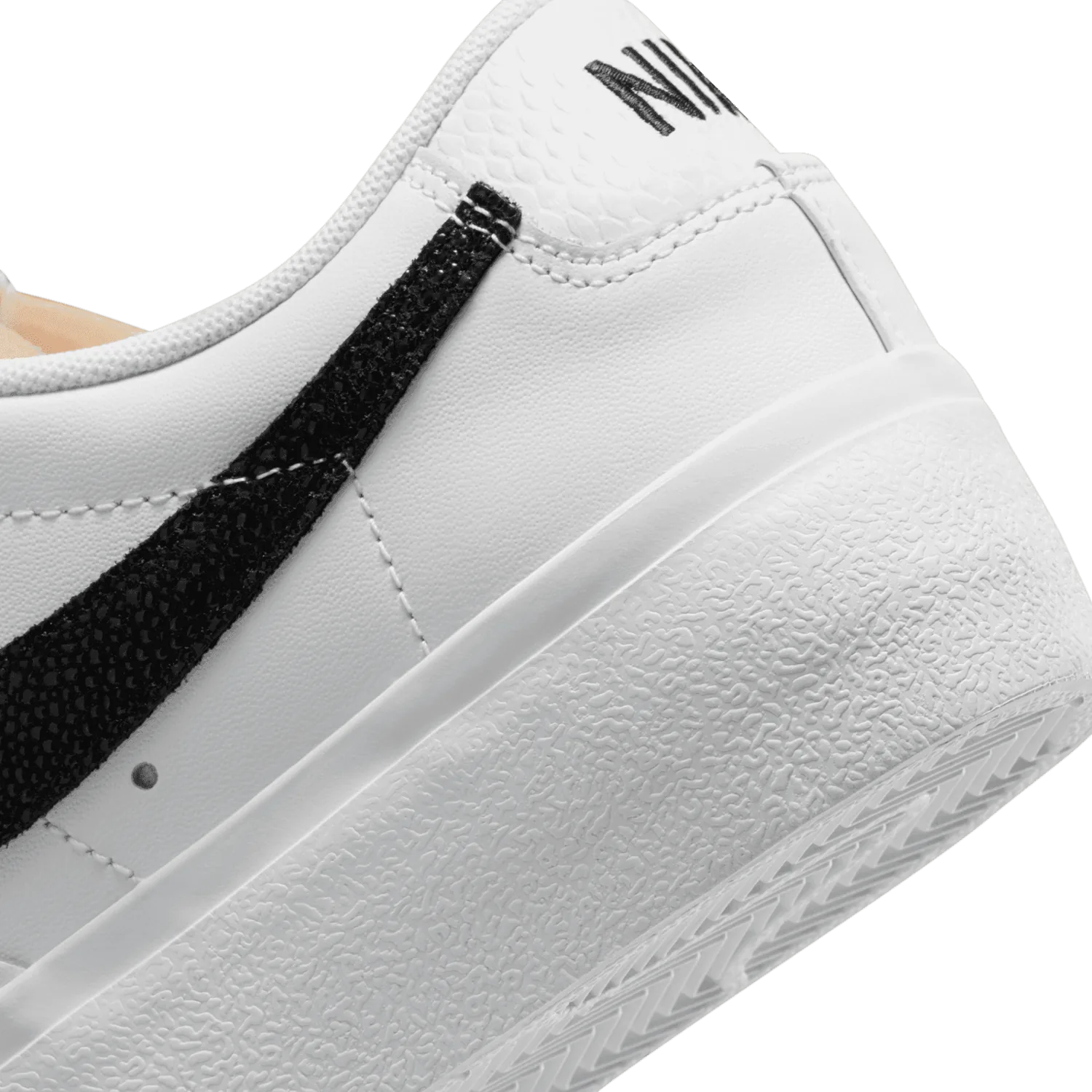 Nike Blazer Low Platform Reptile White Black (W) image 7