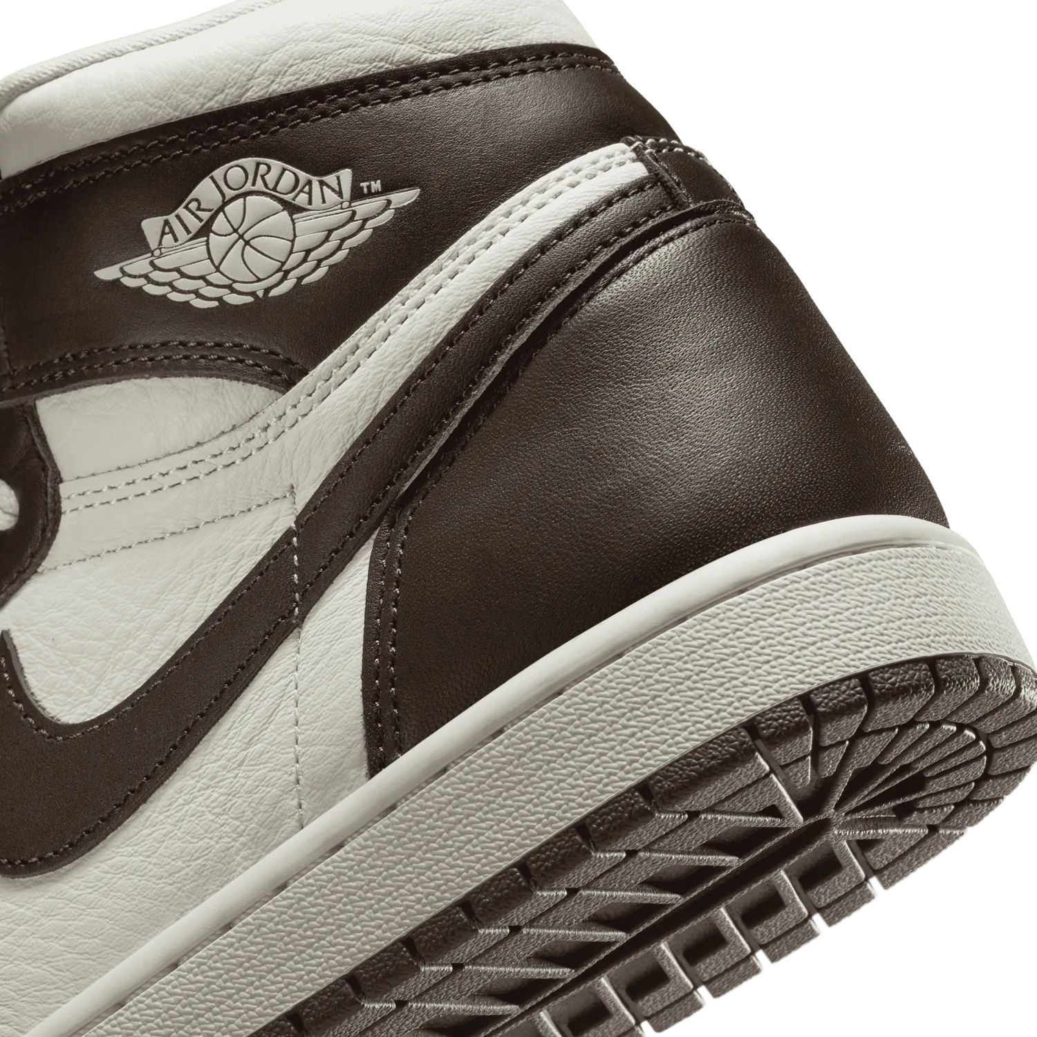 Air Jordan 1 Retro High OG Baroque Brown Light Madder Root (W) image 4