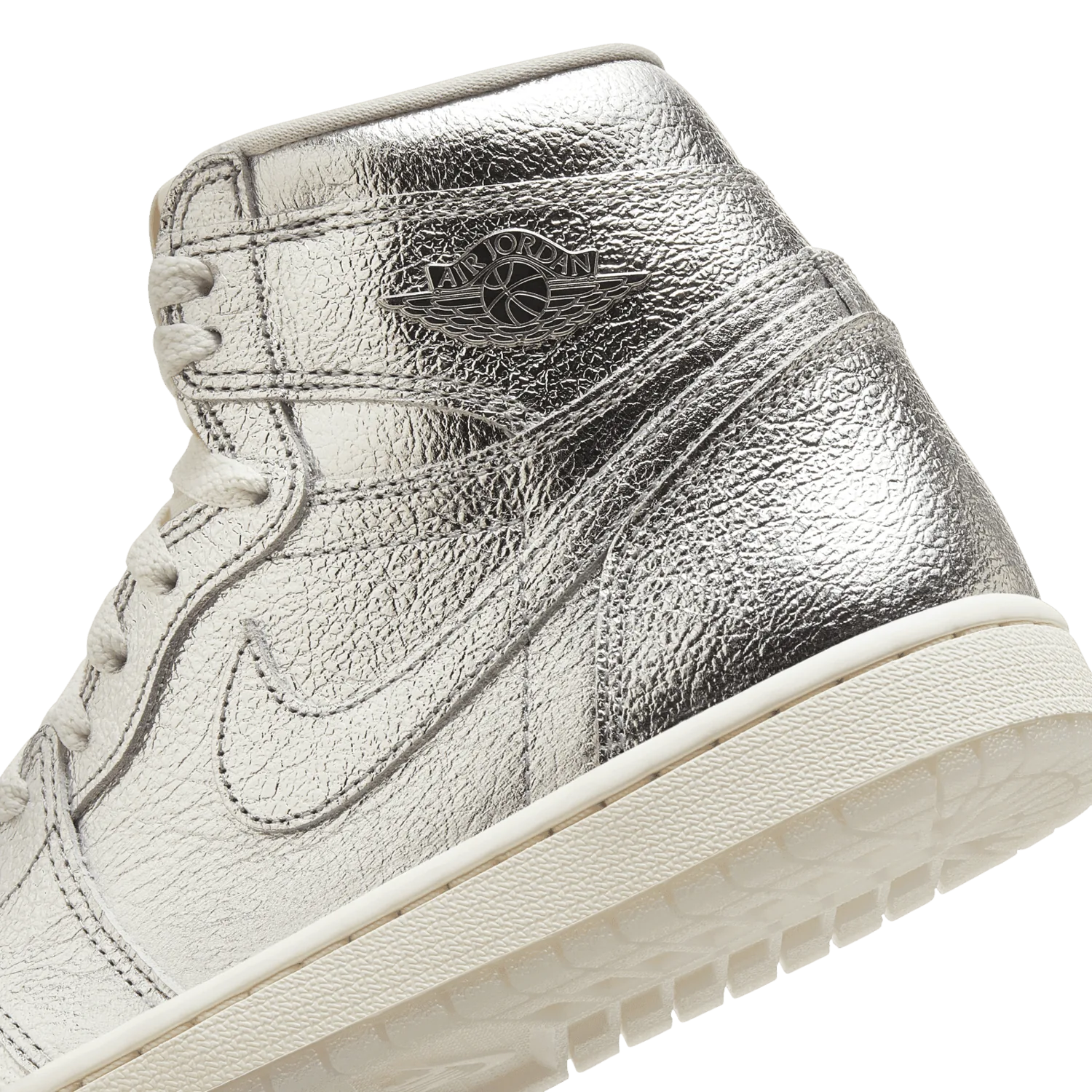 Air Jordan 1 Retro High OG Chrome (W) image 6