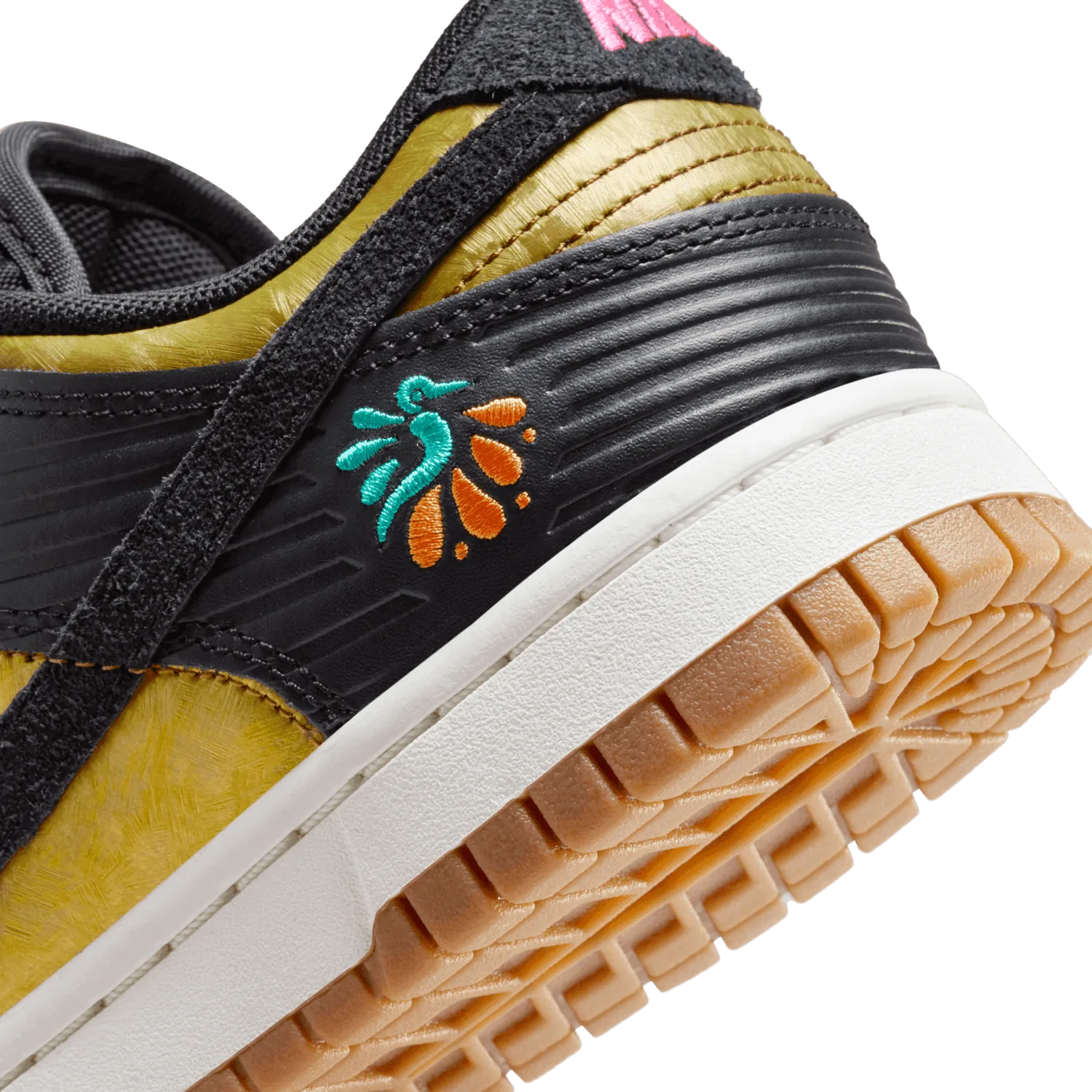 Nike Dunk Low Día De Los Muertos (W) image 7