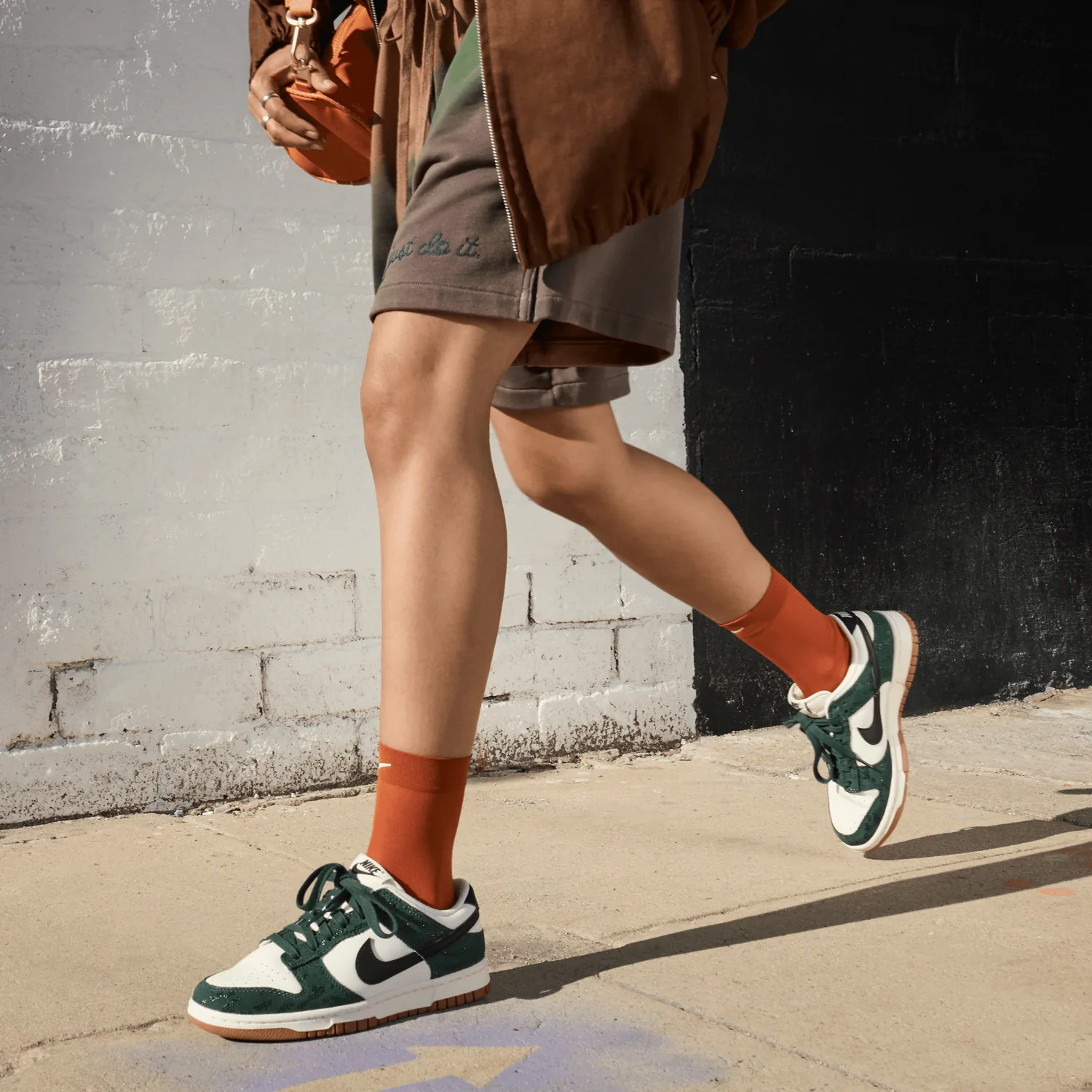 Nike Dunk Low Green Snakeskin (W) image 2