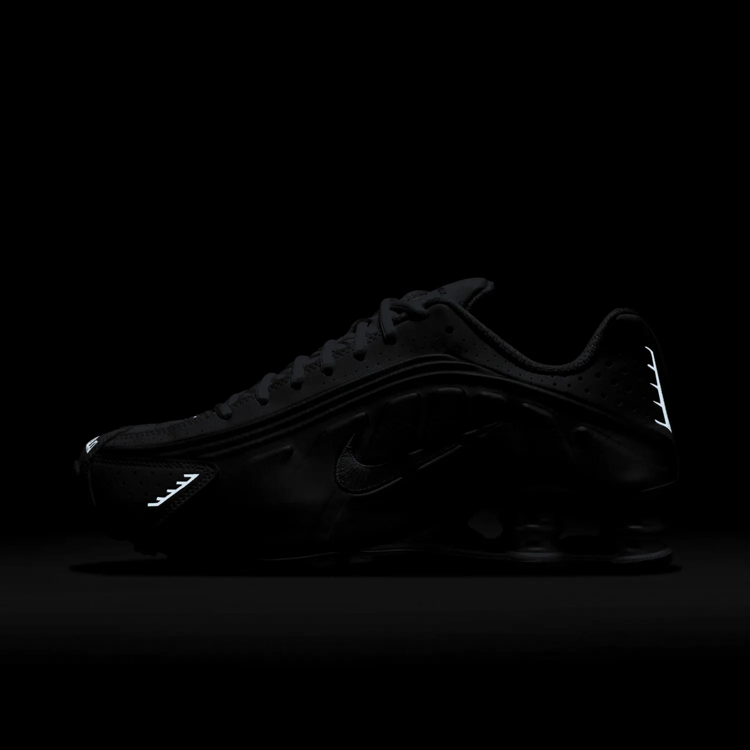 Nike Shox R4 Irrisential (W) image 10