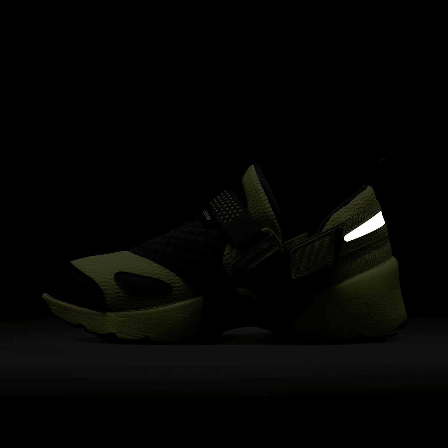 Jordan Trunner LX Luminous Green (W) image 7
