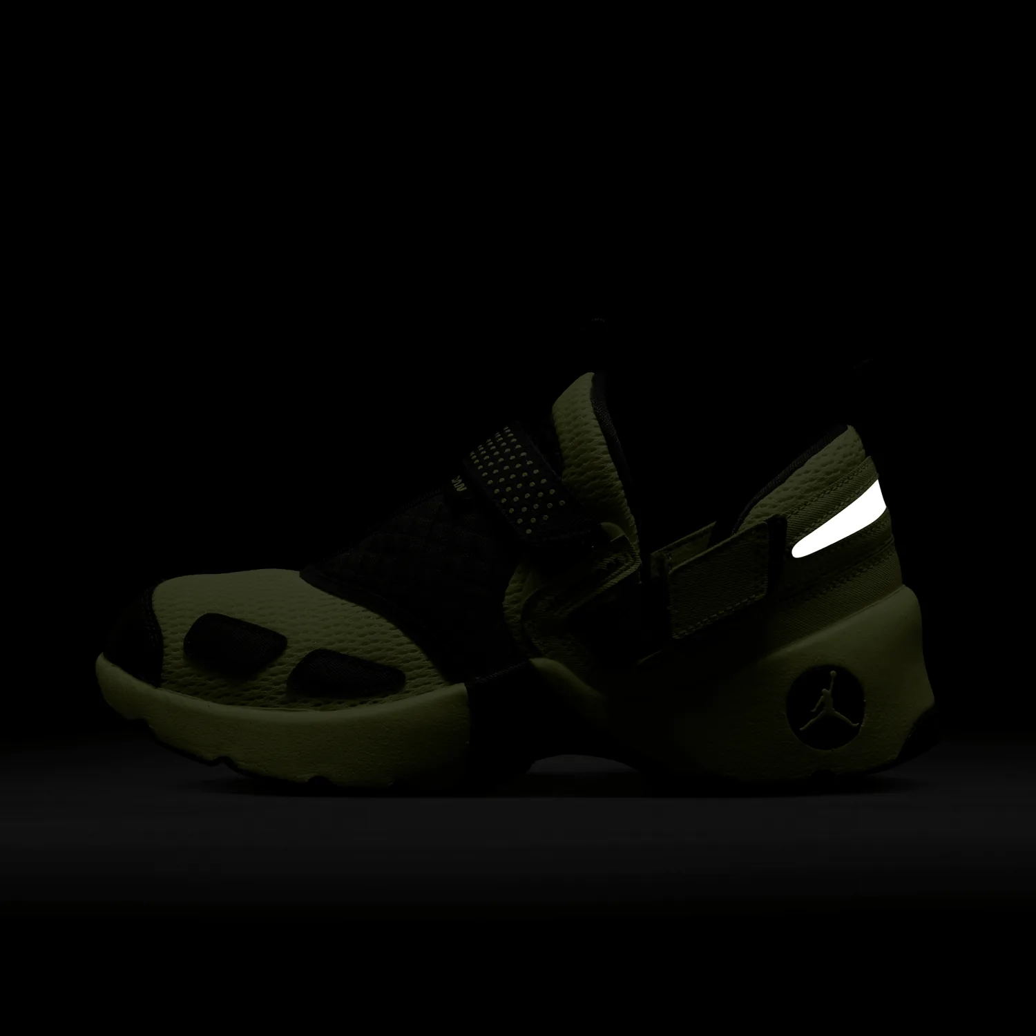 Jordan Trunner LX Luminous Green (W) image 10