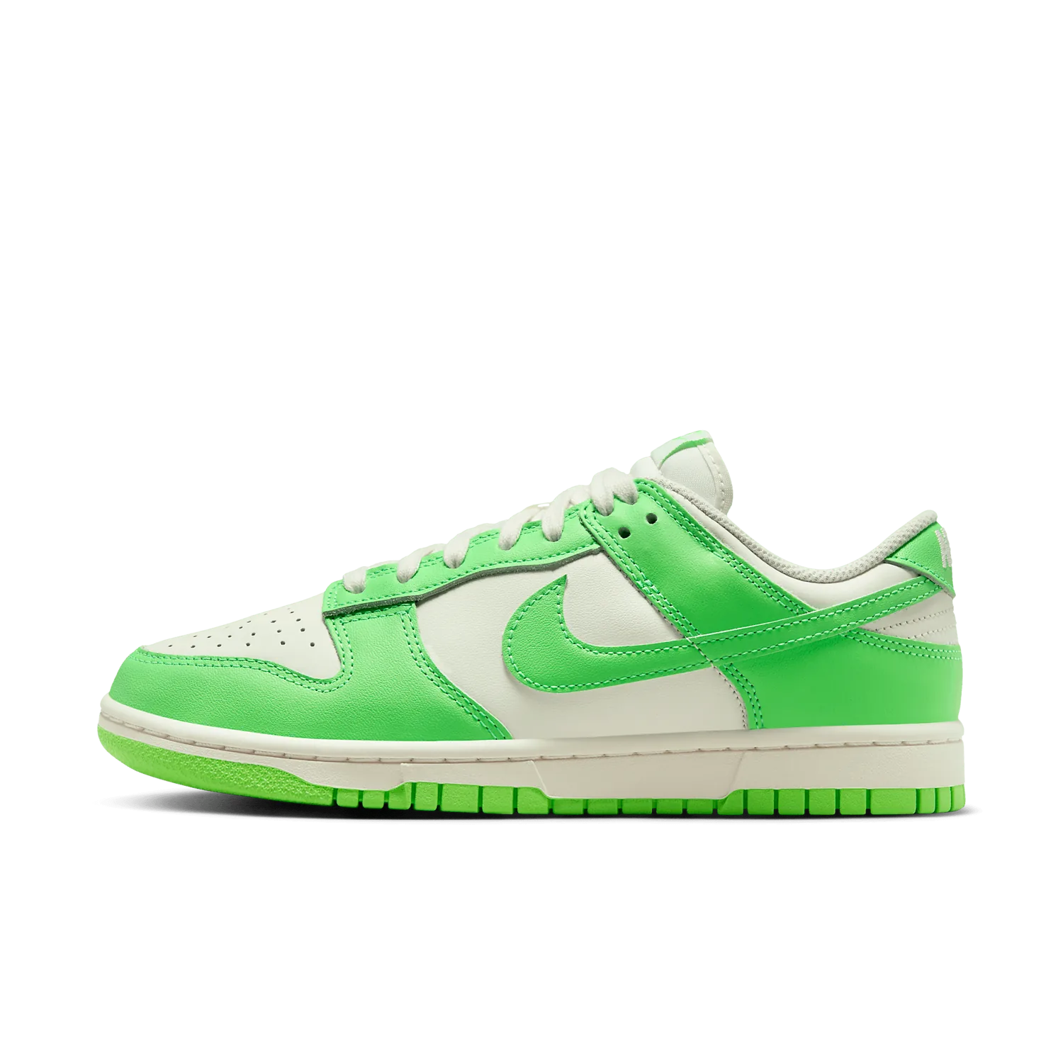 Nike Dunk Low Green Strike (W) image 2