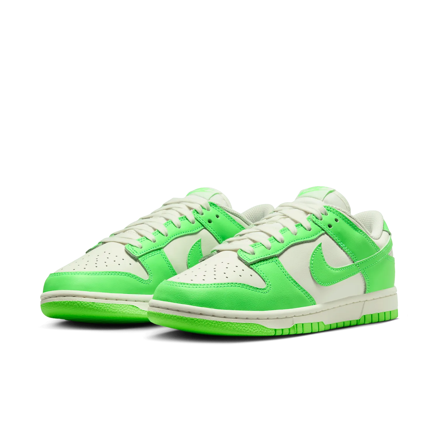 Nike Dunk Low Green Strike (W) image 5